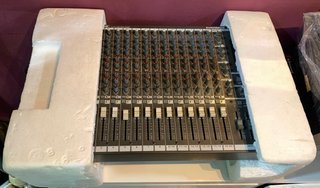 Mesa Behringer Eurodesk MX3282