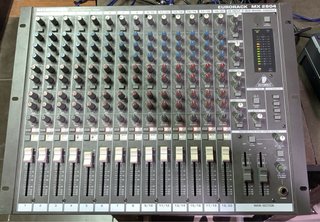Mesa Behringer Eurodesk MX3282