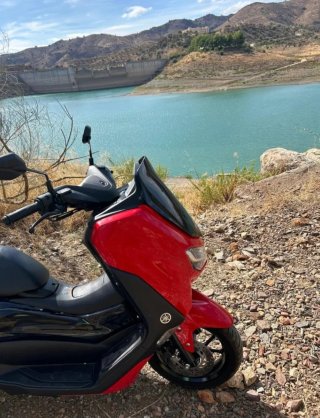 Yamaha Nmax 125 2024 Roja - Cambio por Coche