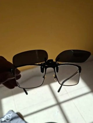 Clip para gafas