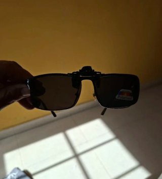 Clip para gafas