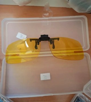 Clip para gafas