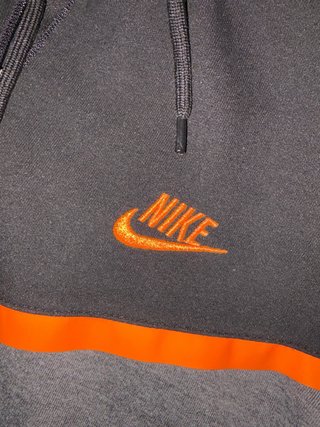 Sudadera Nike Tech Gris y Naranja