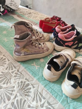 Lote 7 pares zapatillas niña T27