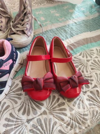 Lote 7 pares zapatillas niña T27