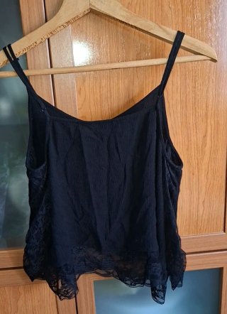 T36, Pull&Bear, top corto con encaje