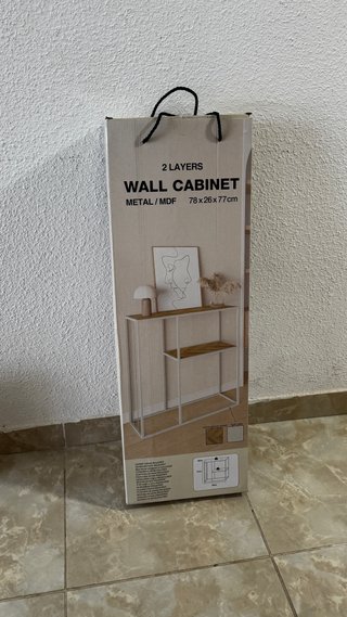 Estantería metálica y madera