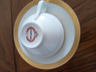 Juego 3 tazas y platos oro