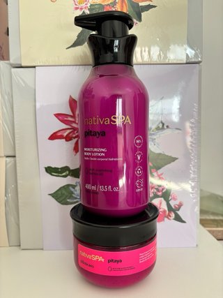 Nativa SPA Merlot Grape Loción y Exfoliante