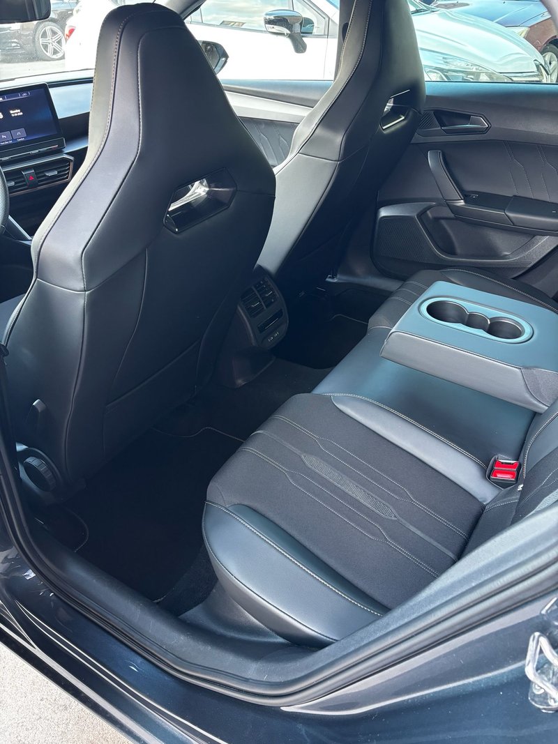 Cupra León 2022, foto 4