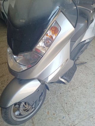 Aprilia Arrecife para piezas o para reparar.