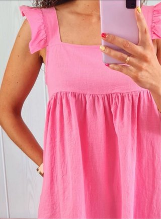 Vestido rosa con volantes