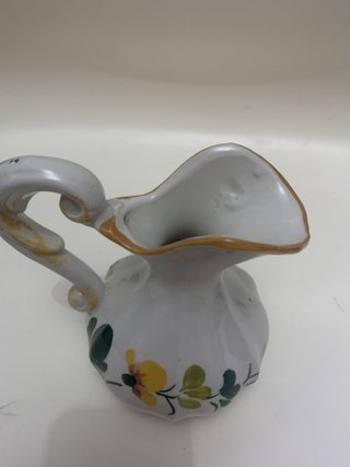 Brocca in ceramica dipinta a mano