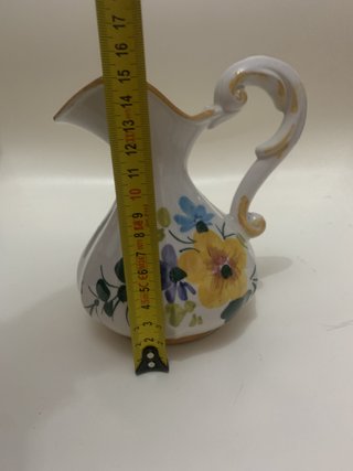 Brocca in ceramica dipinta a mano