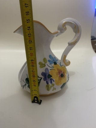 Brocca in ceramica dipinta a mano