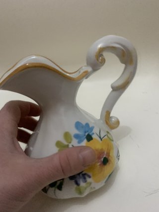 Brocca in ceramica dipinta a mano