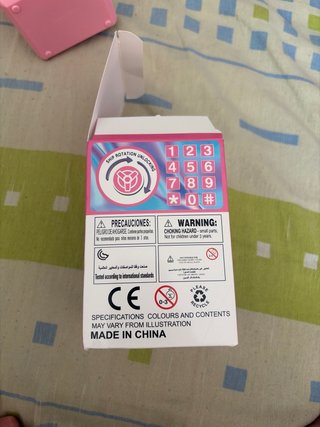 Hucha rosa con teclado numérico