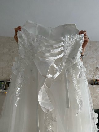 Vestido de Novia Blanco con corset y abertura