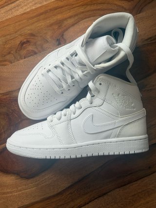 Nike Air Jordan 1 Mid Talla 35.5 Nuevas