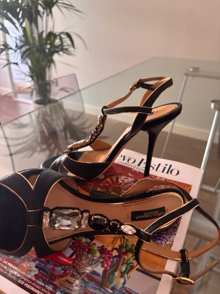Dolce & Gabbana – Sandalias de piel con cristales