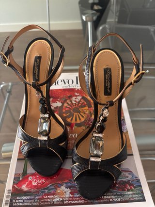 Dolce & Gabbana – Sandalias de piel con cristales