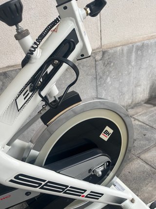 Bicicleta Indoor BH SB2.2 con pantalla LCD