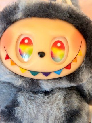 NUEVO! Peluche tipo Labubu Edición Arcoíris #TREND