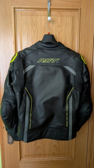 Chaqueta de cuero RST S-1