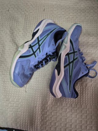 Zapatillas Asics Moradas y Negras
