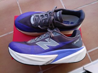Zapatillas New Balance FuelCell Rebel 5