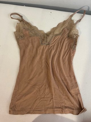 Camiseta tirantes encaje beige