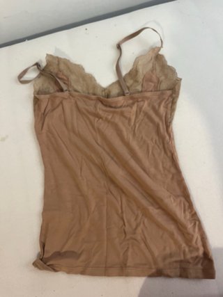 Camiseta tirantes encaje beige