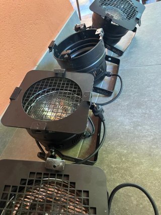 Focos de aluminio negros