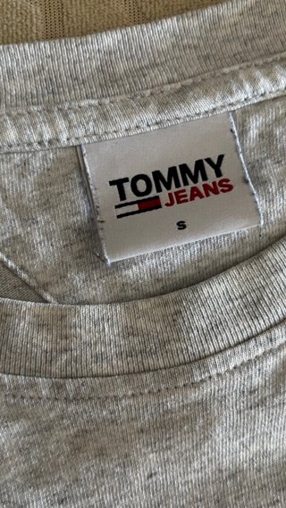 Camiseta Tommy Jeans Gris