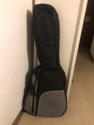 Guitarra Electroacústica 80€
