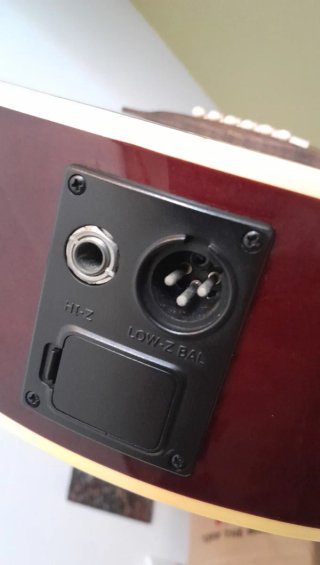 Guitarra Electroacústica 80€
