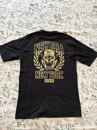 Camiseta New Era Negra