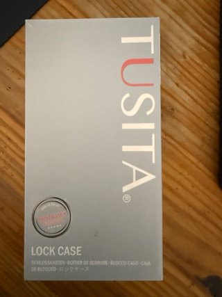 Funda Tusita Lock para iPhone 12
