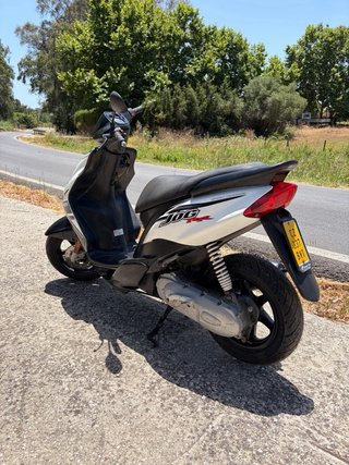 Yamaha Jog R Scooter Automático 49cc Ciclomotor AM