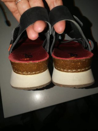 Sandalias Art Talla 40 Negras Rojas