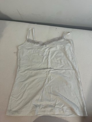 Camiseta de tirantes con encaje
