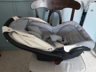Carrito de bebé Breva Edrema 3 en 1 Negociable.