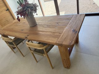 Mesa de madera maciza rústica