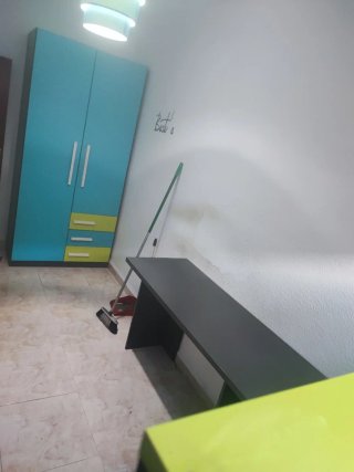 Escritorio juvenil con cajones