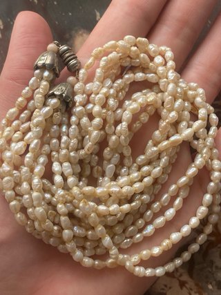 Collar de perlas de río