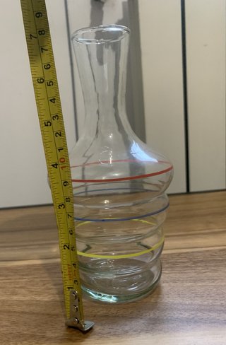 Caraffa in vetro soffiato con bande colorate