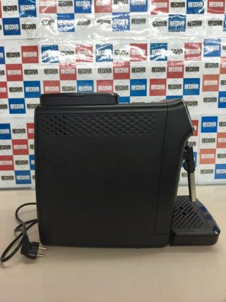 Macchina da caffè espresso automatica Philips Serie 2200 con schiumalatte