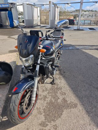 Yamaha Fazer 600 Negra y Roja