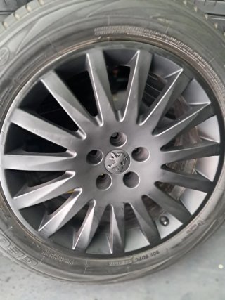 Llantas Peugeot 235/55R18 100H
