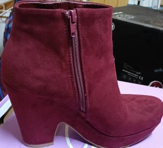 Botines granates con cremallera, usados dos veces